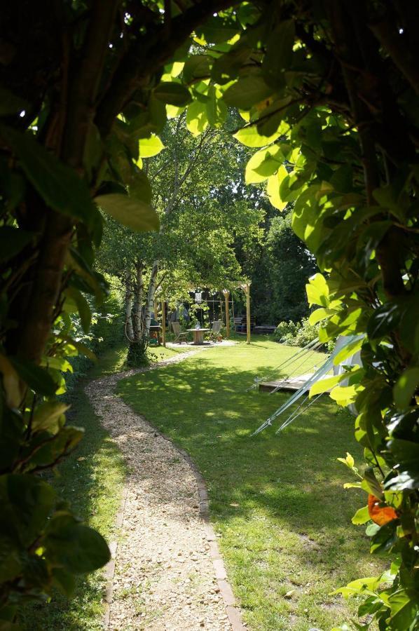 Hotel Secret Garden Glamping Lymington Esterno foto
