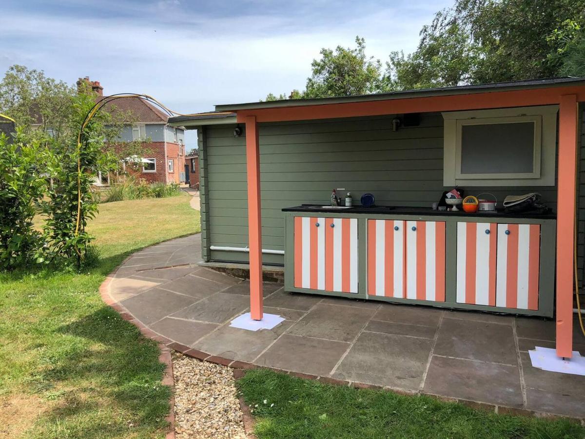 Hotel Secret Garden Glamping Lymington Esterno foto